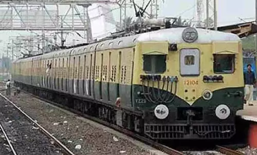 वेलाचेरी-सेंट थॉमस माउंट EMU ट्रेन सर्विस 10 मार्च को शुरू होगी वेलाचेरी-सेंट थॉमस माउंट EMU ट्रेन सर्विस 10 मार्च को शुरू होगी