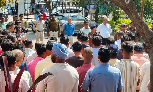होली से पहले 100 से अधिक गुंडे और बदमाशों की परेड, अपराध छोड़ने अंतिम चेतावनी