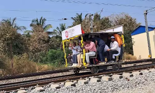 Minister सोमन्ना ने दावणगेरे-चित्रदुर्ग-तुमकुर सीधे रेल मार्ग का निरीक्षण किया