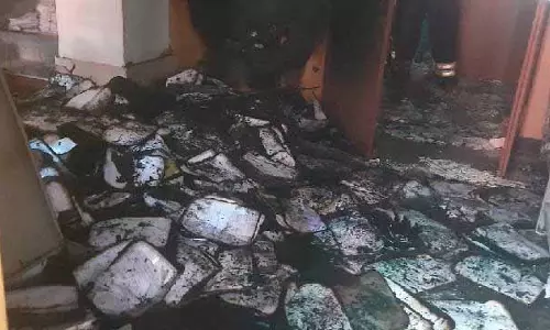Bhubaneswar के तोशाली भवन में आग लग गई Bhubaneswar के तोशाली भवन में आग लग गई