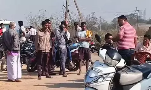 रेत लोड हाईवा ने रौंदा, रायगढ़ में बाइकर की मौत रेत लोड हाईवा ने रौंदा, रायगढ़ में बाइकर की मौत