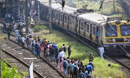Govt ने रेलवे पेंशनर्स से स्कैमर्स से सावधान रहने को कहा Govt ने रेलवे पेंशनर्स से स्कैमर्स से सावधान रहने को कहा