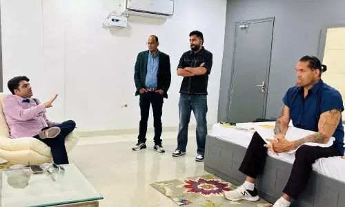 Farrukhabad: सचिन सिंह यादव संगमुलाकात में दिखा खली का भावुक अंदाज Farrukhabad: सचिन सिंह यादव संगमुलाकात में दिखा खली का भावुक अंदाज