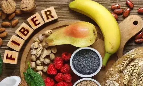 रोज़ाना ये Fiber वाले फल खाएं ताकि आपका पाचन तंत्र स्वस्थ रहे