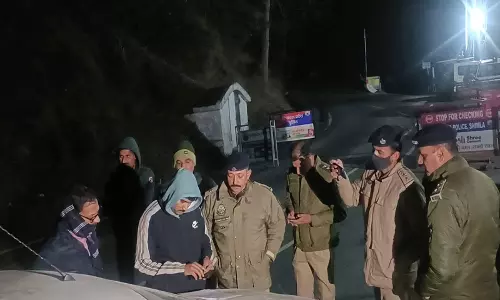 AI विरोध के बीच शिमला में अपहरण आशंका पर पुलिस हस्तक्षेप AI विरोध के बीच शिमला में अपहरण आशंका पर पुलिस हस्तक्षेप