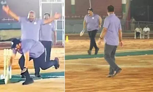 AP के डिप्टी स्पीकर रघुराम कृष्ण राजू क्रिकेट खेलते हुए घायल हो गए AP के डिप्टी स्पीकर रघुराम कृष्ण राजू क्रिकेट खेलते हुए घायल हो गए