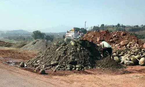 सरनू में कथित तौर पर दिन के उजाले में RBM निकालने से पर्यावरण संबंधी चिंताएं बढ़ीं सरनू में कथित तौर पर दिन के उजाले में RBM निकालने से पर्यावरण संबंधी चिंताएं बढ़ीं