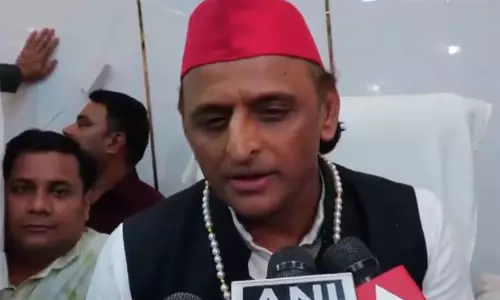 Akhilesh Yadav का योगी की जापान यात्रा पर तंज Akhilesh Yadav का योगी की जापान यात्रा पर तंज