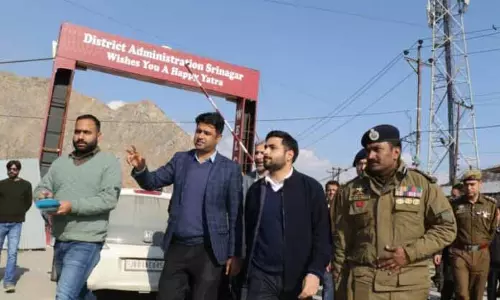 SANJY-2026, डीसी श्रीनगर, एसएसपी ने यात्रा ट्रांजिट कैंप पंथा चौक का दौरा किया SANJY-2026, डीसी श्रीनगर, एसएसपी ने यात्रा ट्रांजिट कैंप पंथा चौक का दौरा किया