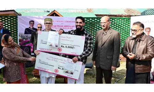 CM ने गुलदाउदी गार्डन फोटोग्राफी और रील प्रतियोगिता के विजेताओं को सम्मानित किया
