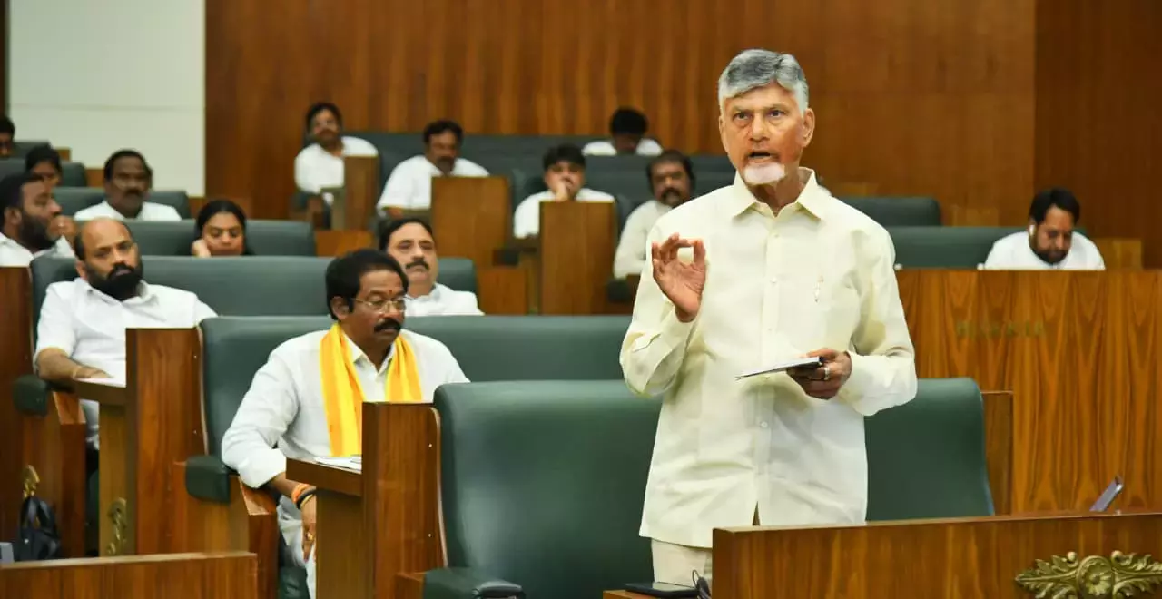Naidu ने सिंचाई परियोजनाओं को पूरा करने के लिए ब्लूप्रिंट जारी किया Naidu ने सिंचाई परियोजनाओं को पूरा करने के लिए ब्लूप्रिंट जारी किया