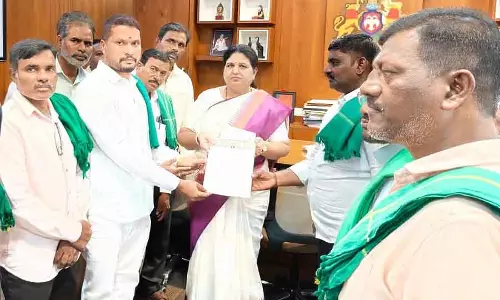फैक्ट्री गन्ने का पेमेंट नहीं कर रही: किसान यूनियन ने DC से शिकायत की फैक्ट्री गन्ने का पेमेंट नहीं कर रही: किसान यूनियन ने DC से शिकायत की