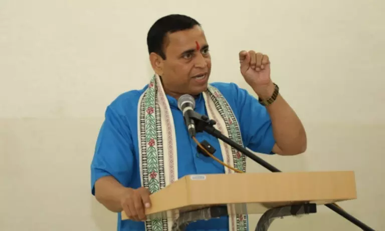 Meghalaya: BJP नेता सुनील देवधर ने ईसाइयों पर टिप्पणी के बाद माफी मांगी Meghalaya: BJP नेता सुनील देवधर ने ईसाइयों पर टिप्पणी के बाद माफी मांगी