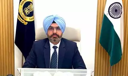 Dr. Karanveer Singh ने तरनतारन में नए SDM के तौर पर कार्यभार संभाला Dr. Karanveer Singh ने तरनतारन में नए SDM के तौर पर कार्यभार संभाला