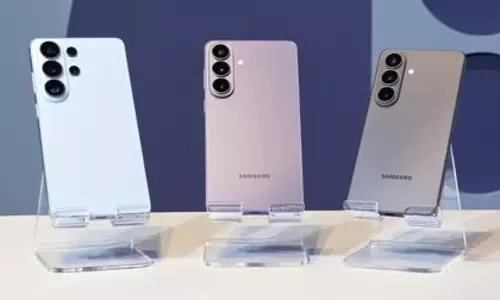 Samsung Galaxy S26 भारत में 87,999 रुपये और S26+ 1 लाख रुपये से अधिक की कीमत पर लॉन्च