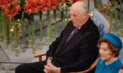 नॉर्वे के King Harald हॉस्पिटल से छुट्टी नॉर्वे के King Harald हॉस्पिटल से छुट्टी