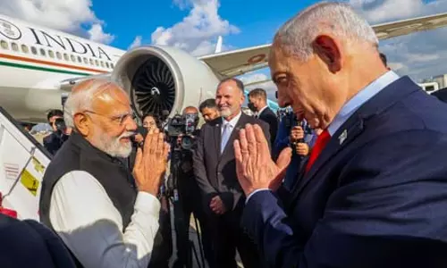 PM मोदी इजरायल दौरा: रक्षा, तकनीक और व्यापार समझौतों पर बनी सहमति PM मोदी इजरायल दौरा: रक्षा, तकनीक और व्यापार समझौतों पर बनी सहमति