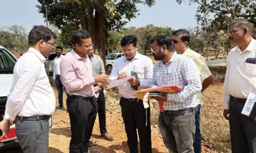 दंतेवाड़ा में विकास कार्यों का कलेक्टर ने किया निरीक्षण