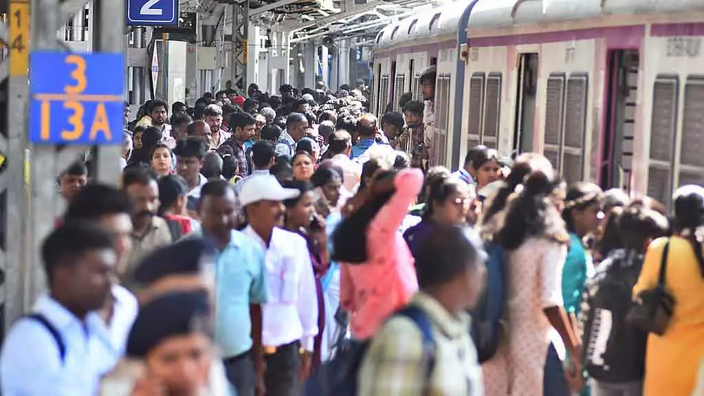अतिरिक्त कोच के साथ इलेक्ट्रिक ट्रेनें चलाने के लिए कदम: Railway अधिकारियों को सूचित किया गया अतिरिक्त कोच के साथ इलेक्ट्रिक ट्रेनें चलाने के लिए कदम: Railway अधिकारियों को सूचित किया गया