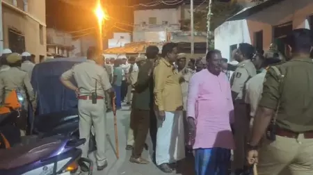 बागलकोट हिंसा: पूर्व मंत्री ने अमित शाह को लिखा पत्र, कर्नाटक की कानून व्यवस्था पर उठाए सवाल बागलकोट हिंसा: पूर्व मंत्री ने अमित शाह को लिखा पत्र, कर्नाटक की कानून व्यवस्था पर उठाए सवाल