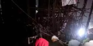 Bhubaneswar में होर्डिंग गिरने से मरने वालों की संख्या 2 हुई; CM ने अनुग्रह राशि की घोषणा की Bhubaneswar में होर्डिंग गिरने से मरने वालों की संख्या 2 हुई; CM ने अनुग्रह राशि की घोषणा की