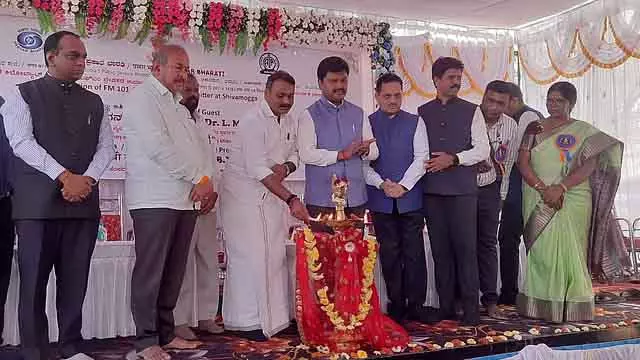 आकाशवाणी, दूरदर्शन के विकास पर 2,500 करोड़ रुपये खर्च - Dr. L. Murugan आकाशवाणी, दूरदर्शन के विकास पर 2,500 करोड़ रुपये खर्च - Dr. L. Murugan
