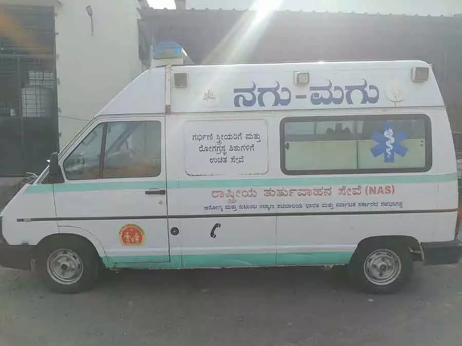 Rebag : मुस्कुराता हुआ बच्चा वाहन तालुक अस्पताल पहुंचा Rebag : मुस्कुराता हुआ बच्चा वाहन तालुक अस्पताल पहुंचा