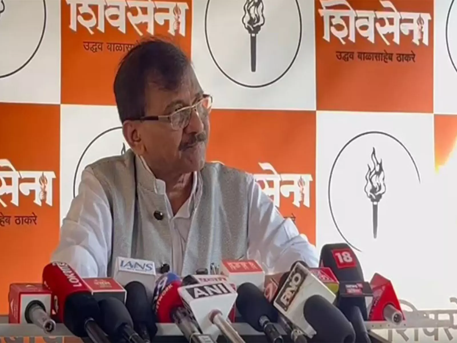 Sanjay Raut ने अजीत पवार मामले में सरकार पर दबाव का आरोप लगाया Sanjay Raut ने अजीत पवार मामले में सरकार पर दबाव का आरोप लगाया