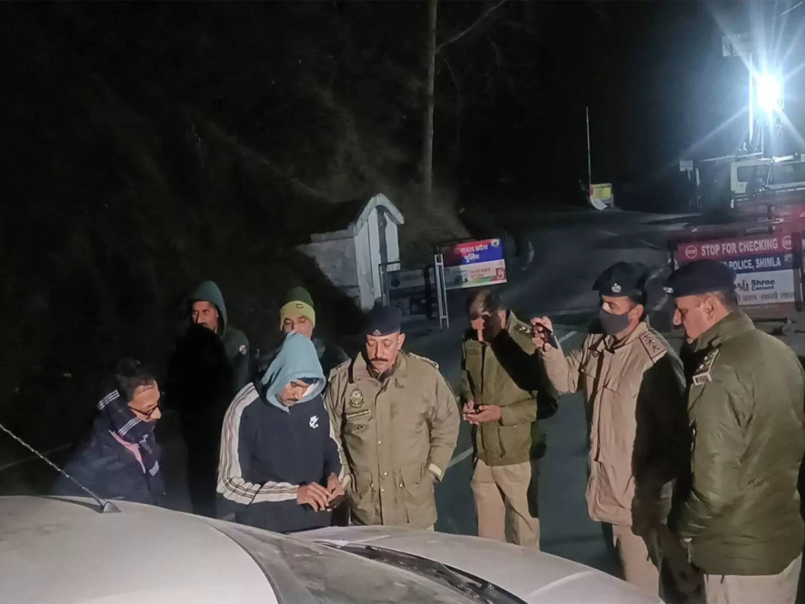 AI विरोध के बीच शिमला में अपहरण आशंका पर पुलिस हस्तक्षेप AI विरोध के बीच शिमला में अपहरण आशंका पर पुलिस हस्तक्षेप