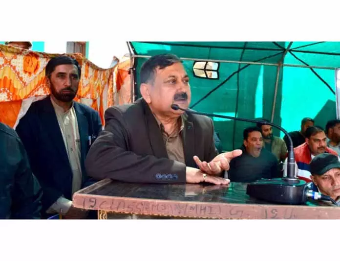 लसाना में ब्लॉक दिवस मनाया गया, DC Poonch ने स्थानीय लोगों से बातचीत की लसाना में ब्लॉक दिवस मनाया गया, DC Poonch ने स्थानीय लोगों से बातचीत की