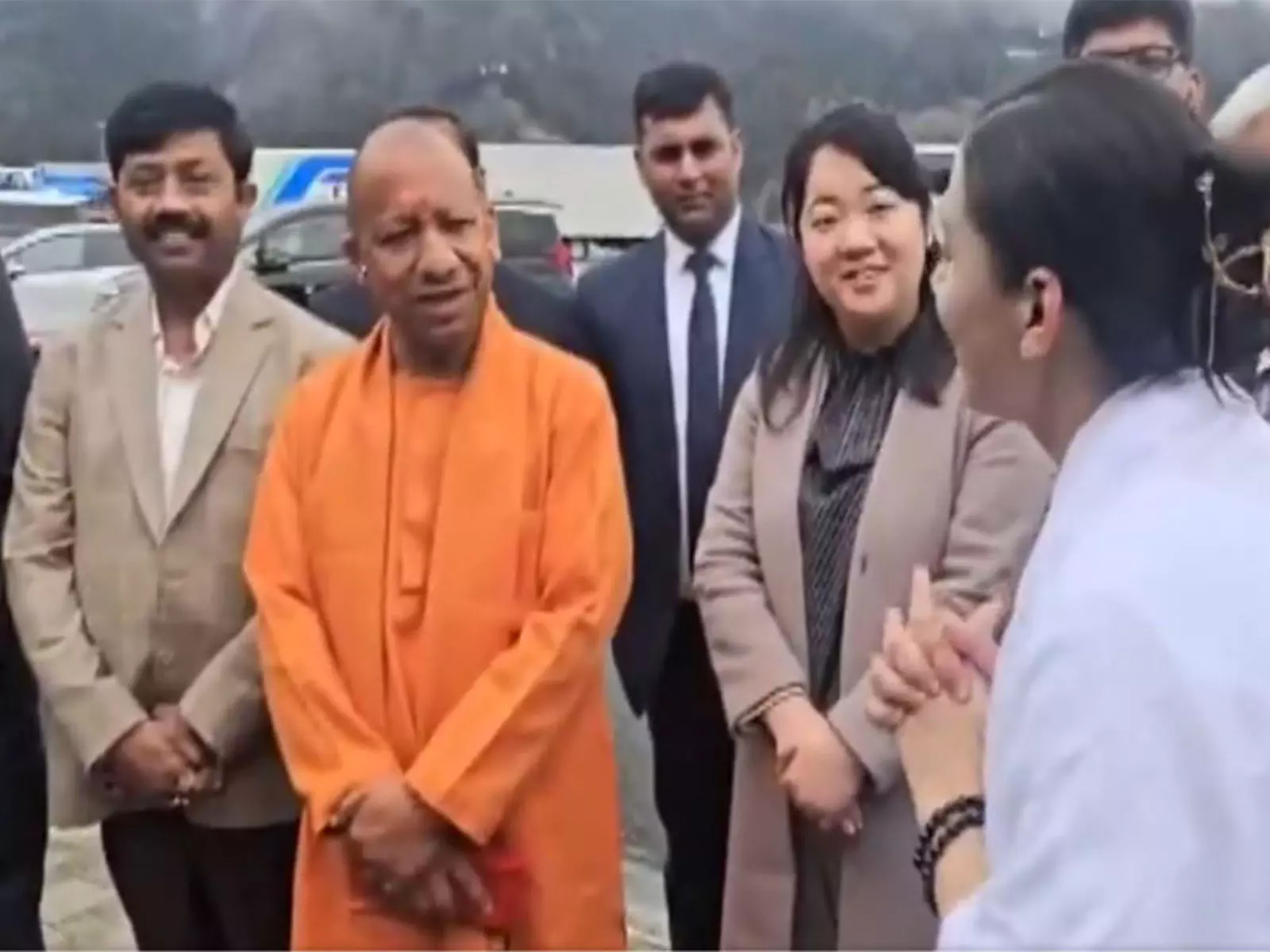 CM योगी आदित्यनाथ ने जापान के यामानाशी में भारतीय प्रवासी बच्चों से मुलाकात की CM योगी आदित्यनाथ ने जापान के यामानाशी में भारतीय प्रवासी बच्चों से मुलाकात की