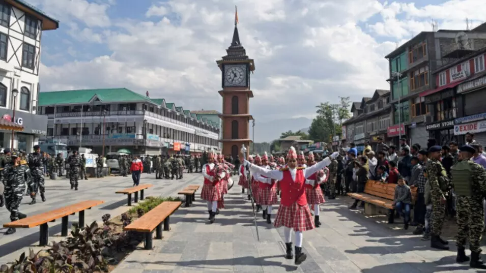 Srinagar: ब्यूरो सिस्टम आदेश पर अस्थायी विराम Srinagar: ब्यूरो सिस्टम आदेश पर अस्थायी विराम