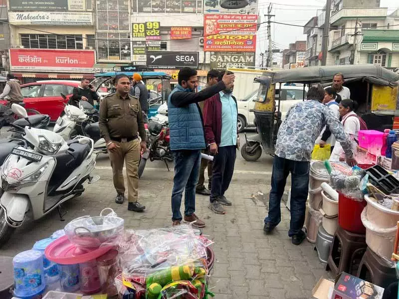 Manimajra में अतिक्रमण विरोधी अभियान, 53 चालान जारी Manimajra में अतिक्रमण विरोधी अभियान, 53 चालान जारी