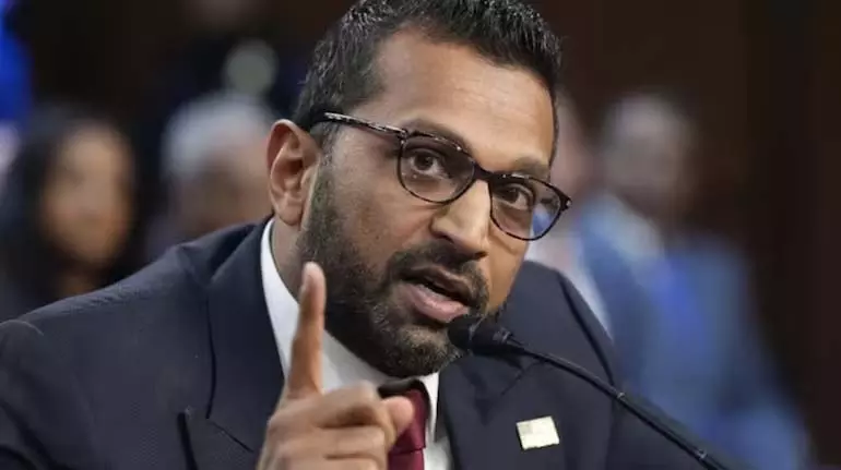FBI डायरेक्टर काश पटेल ने ट्रंप के मार-ए-लागो जांच में 6 एजेंट्स को नौकरी से निकाल दिया FBI डायरेक्टर काश पटेल ने ट्रंप के मार-ए-लागो जांच में 6 एजेंट्स को नौकरी से निकाल दिया