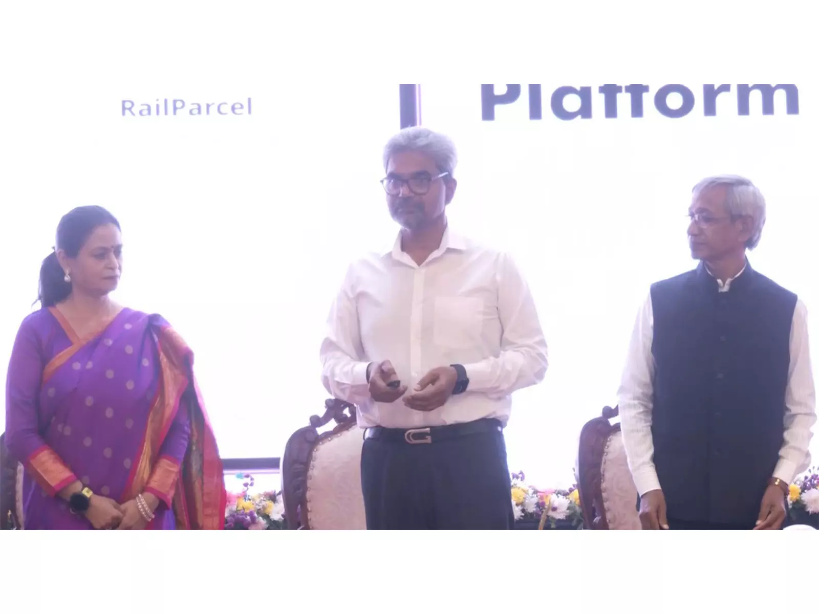 दक्षिण मध्य रेलवे ने Hyderabad के रेल निलयम में पायलट रेल पार्सल ऐप लॉन्च किया दक्षिण मध्य रेलवे ने Hyderabad के रेल निलयम में पायलट रेल पार्सल ऐप लॉन्च किया