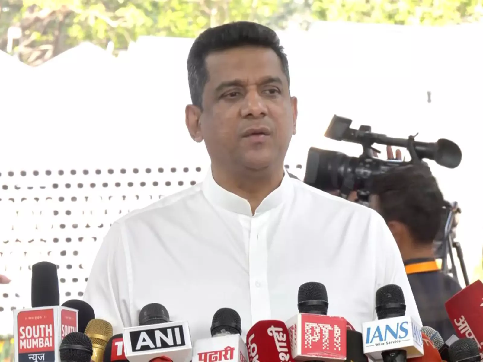 असलम शेख ने महाराष्ट्र में MCOCA कार्रवाई और संपत्ति ज़ब्ती की मांग की असलम शेख ने महाराष्ट्र में MCOCA कार्रवाई और संपत्ति ज़ब्ती की मांग की