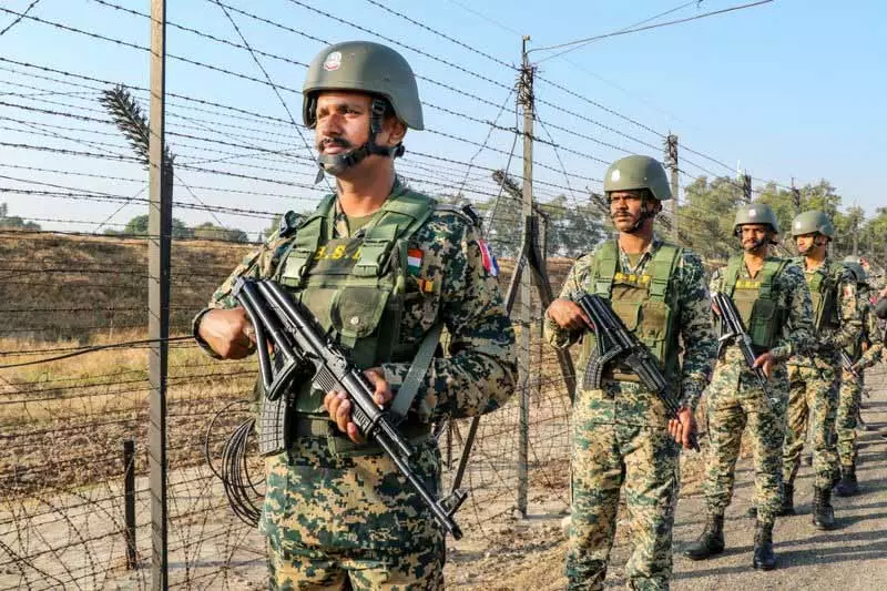 BSF ने मुहावा बीओपी के पास 1 किलो से ज़्यादा हेरोइन ज़ब्त की BSF ने मुहावा बीओपी के पास 1 किलो से ज़्यादा हेरोइन ज़ब्त की