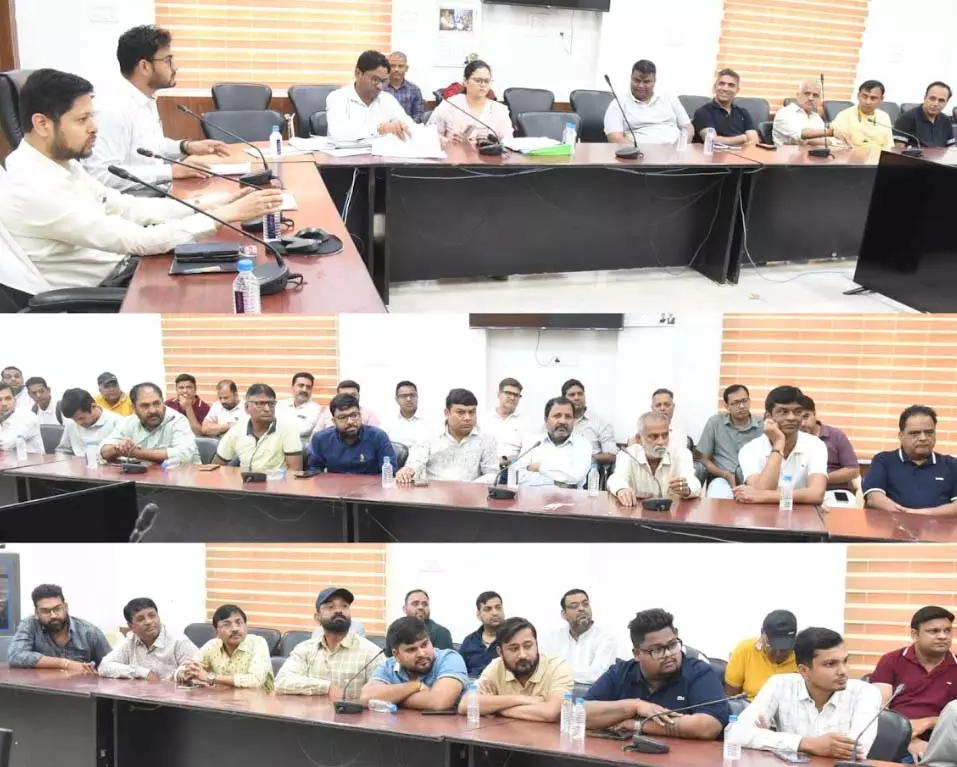 धान उठाव में तेजी लाने के सख्त निर्देश धान उठाव में तेजी लाने के सख्त निर्देश