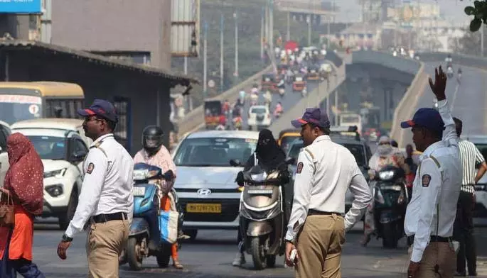 Pune Police: 30 दिन में जुर्माना नहीं, लाइसेंस रद्द Pune Police: 30 दिन में जुर्माना नहीं, लाइसेंस रद्द