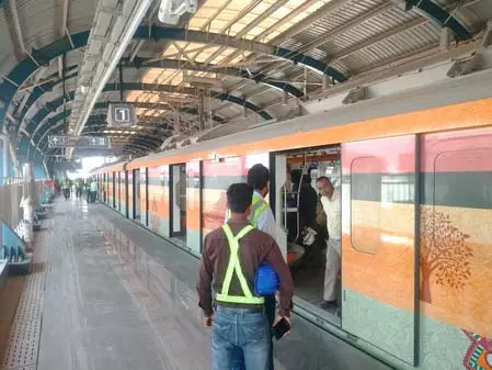 Bihar: पटना मेट्रो रेल का भूतनाथ से मलाही पकड़ी तक सफल ट्रायल रन संपन्न Bihar: पटना मेट्रो रेल का भूतनाथ से मलाही पकड़ी तक सफल ट्रायल रन संपन्न
