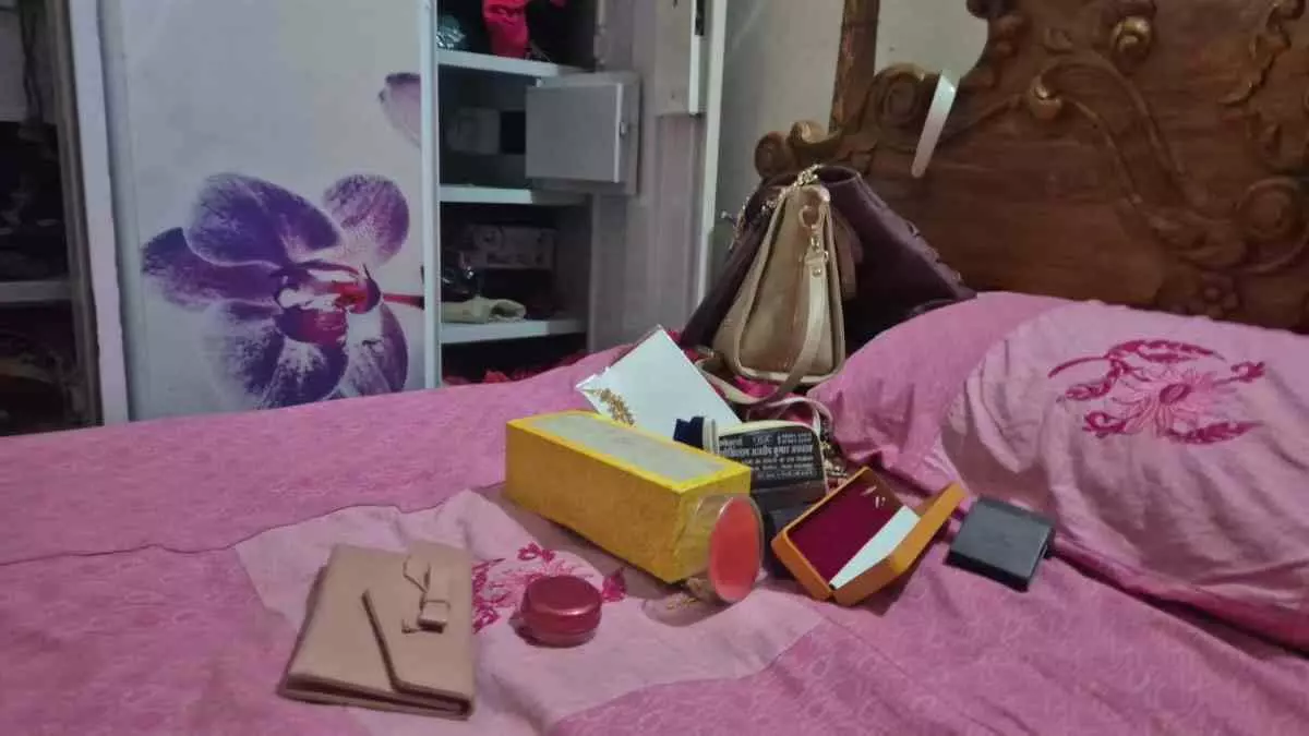 कर्मचारी कॉलोनी में चोरी की घटनाओं से लोग असुरक्षित, पुलिस कार्यप्रणाली पर सवाल कर्मचारी कॉलोनी में चोरी की घटनाओं से लोग असुरक्षित, पुलिस कार्यप्रणाली पर सवाल