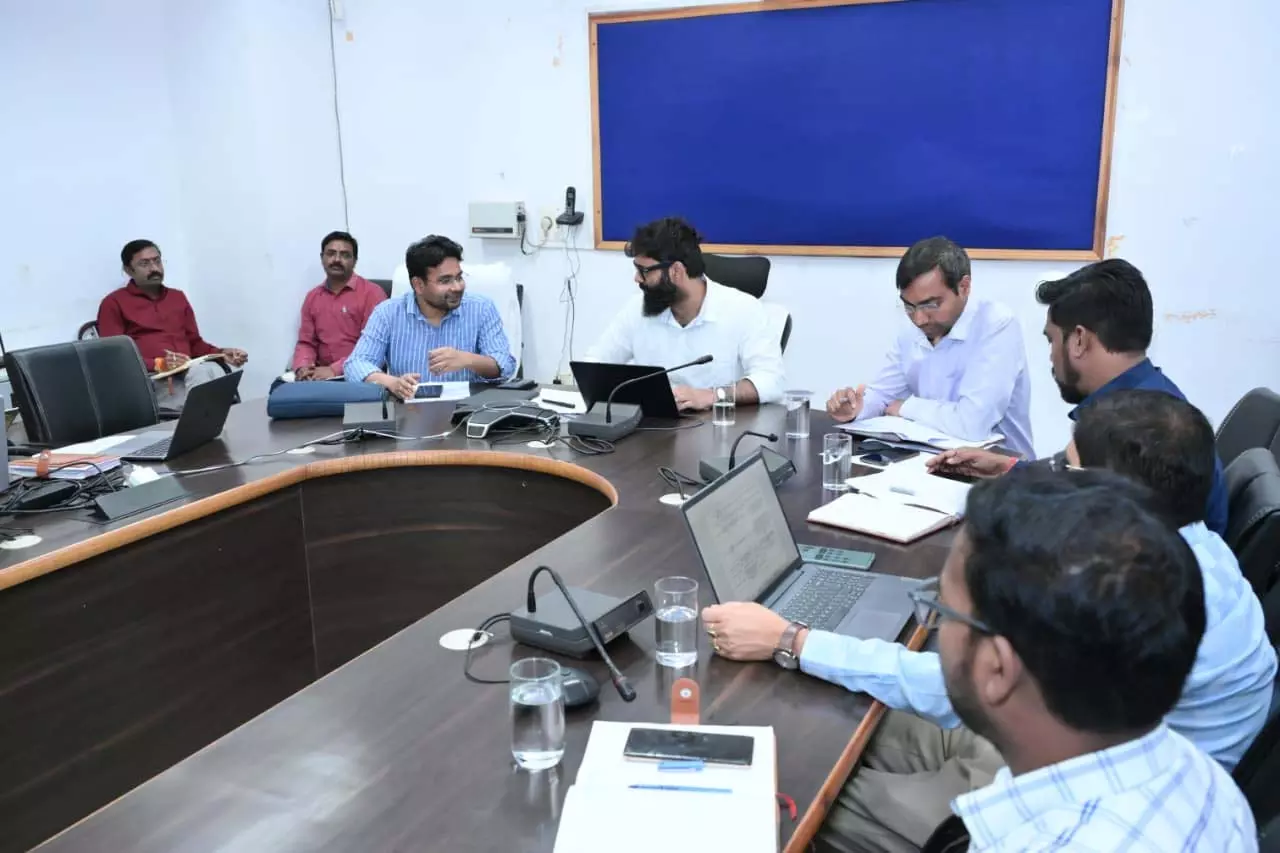 कलेक्टर ने जशपुर के ग्रामों में पेयजल आपूर्ति सुनिश्चित करने की सख्त हिदायत कलेक्टर ने जशपुर के ग्रामों में पेयजल आपूर्ति सुनिश्चित करने की सख्त हिदायत