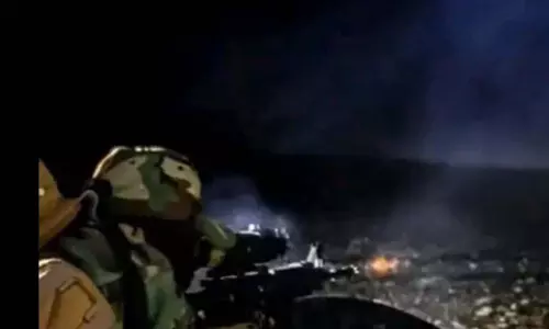 भारत के पड़ोस में शुरू हो गई जंग, F-16 फाइटर जेट को मार गिराने का दावा, मुनीर आर्मी को तगड़ा झटका भारत के पड़ोस में शुरू हो गई जंग, F-16 फाइटर जेट को मार गिराने का दावा, मुनीर आर्मी को तगड़ा झटका