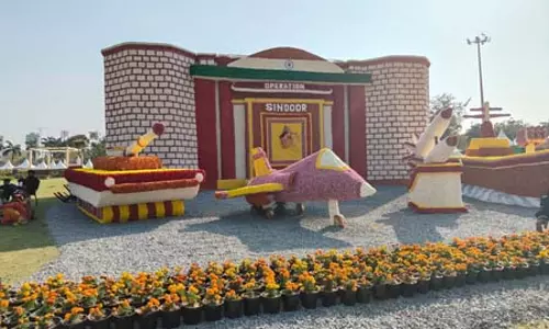 ग्रेटर नोएडा: पुष्प प्रदर्शनी का शुभारंभ, ऑपरेशन सिंदूर की थीम पर आयोजित प्रदर्शनी