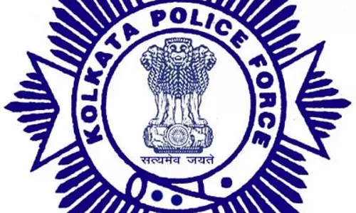 कोलकाता पुलिस ने इंस्पेक्टर प्रोसेनजीत को किया सलाम, जान जोखिम में डालकर बुझाई आग