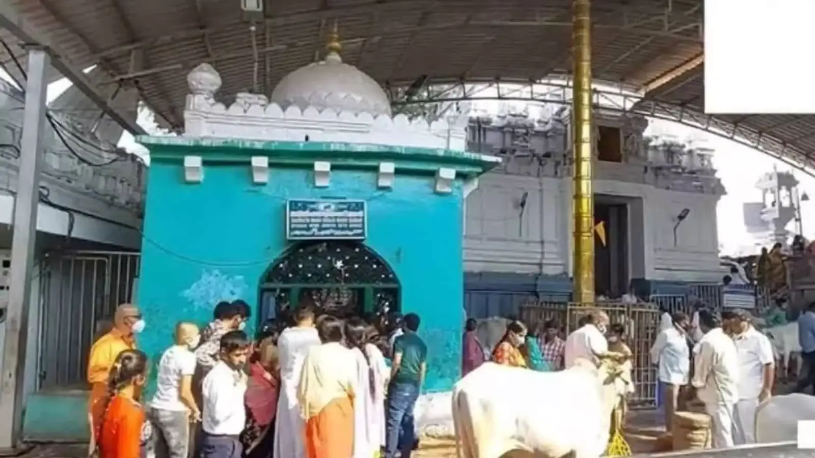Telangana HC ने वेमुलावाड़ा मंदिर से मध्यकालीन दरगाह को दूसरी जगह ले जाने पर रोक लगाई