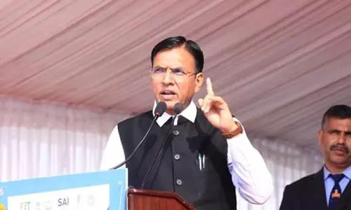 गुलमर्ग बनेगा शीतकालीन खेलों का वैश्विक केंद्र: डॉ. मनसुख मांडविया गुलमर्ग बनेगा शीतकालीन खेलों का वैश्विक केंद्र: डॉ. मनसुख मांडविया