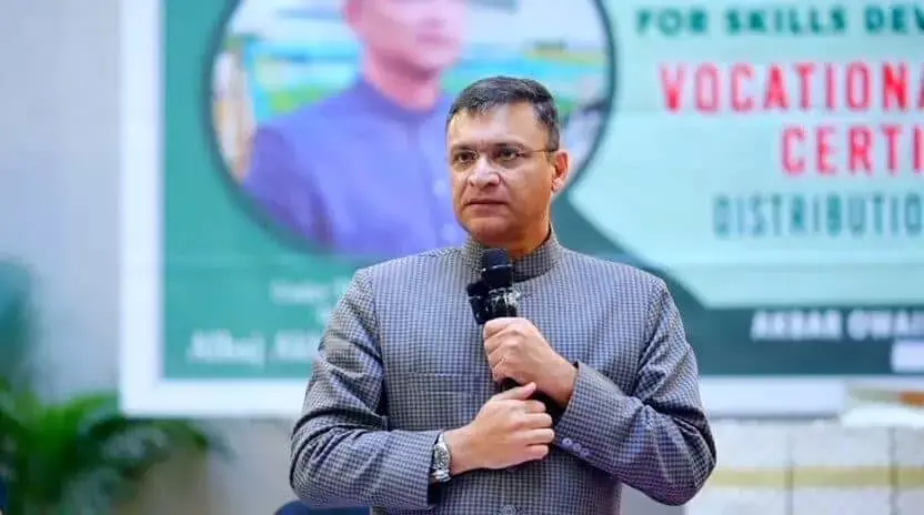 Akbaruddin Owaisi ने विध्वंस को लेकर रेवंत रेड्डी की तुलना योगी आदित्यनाथ से की