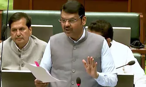 Maharashtra के CM देवेंद्र फडणवीस ने इतिहास में बदलाव का बचाव किया