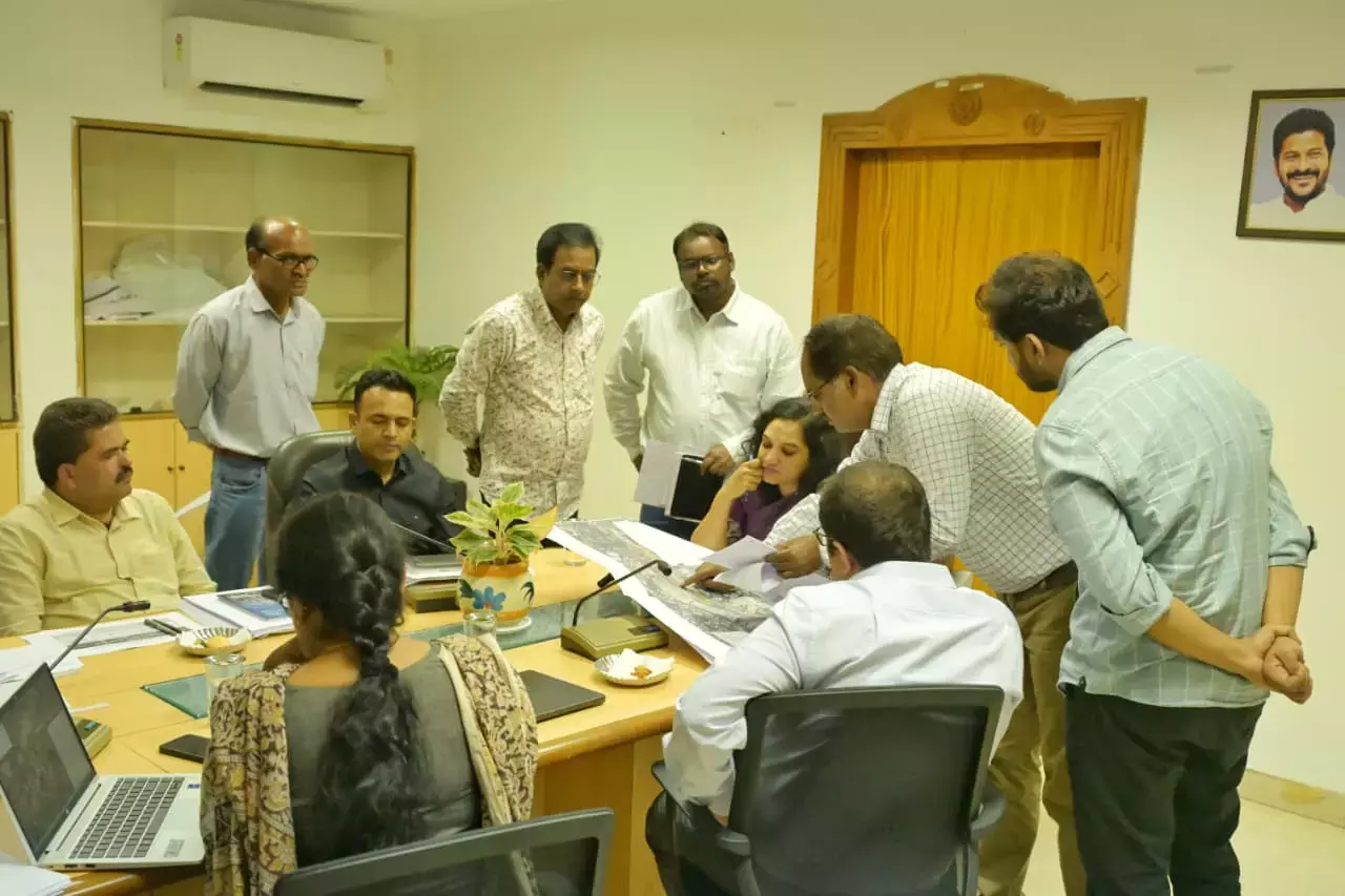 साइबराबाद में H-CITI वर्क्स की समीक्षा की गई ताकि ज़मीन अधिग्रहण की प्रक्रिया में तेज़ी लाई जा सके साइबराबाद में H-CITI वर्क्स की समीक्षा की गई ताकि ज़मीन अधिग्रहण की प्रक्रिया में तेज़ी लाई जा सके